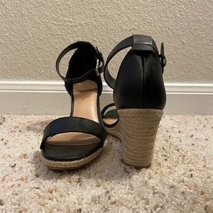 Black wedges made by “A new day”